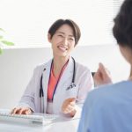患者やスタッフとの関係をスムーズにする「雑談力」とは？現場で活かせる“会話”のコツ