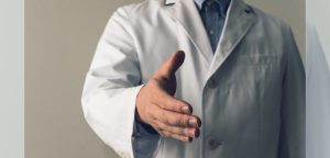 “甘い話”にはご用心…開業医が警戒すべき「クリニックの事業承継」で起こり得るトラブル【医療コンサルタントが警鐘】